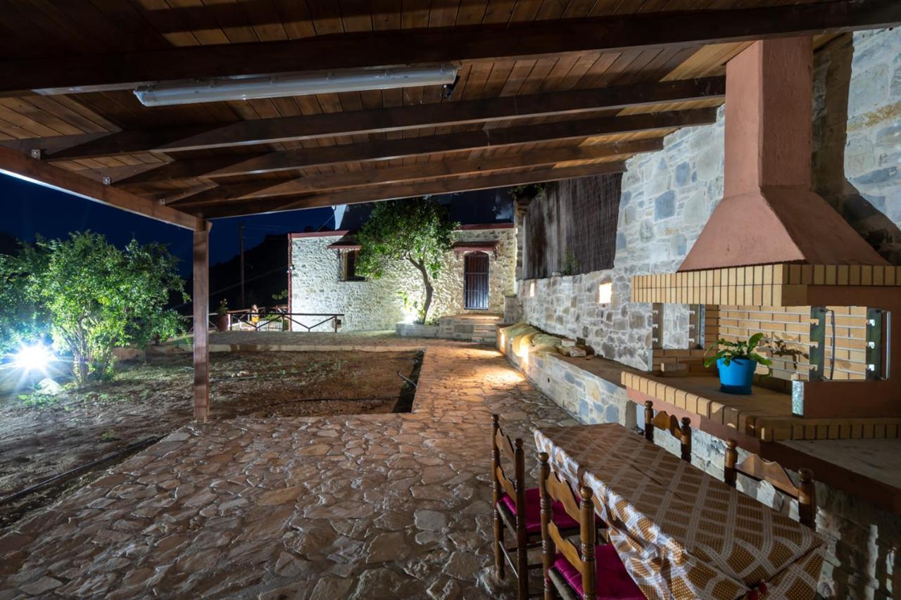 Villa Tzaniana Apomarma Ngoại thất bức ảnh
