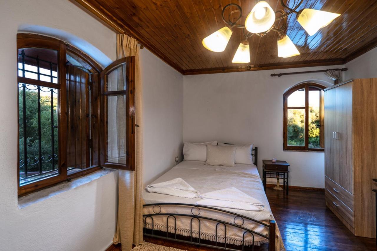 Villa Tzaniana Apomarma Ngoại thất bức ảnh